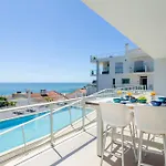 Panoramic Views - Terrace, Sea Views & Pool דירה